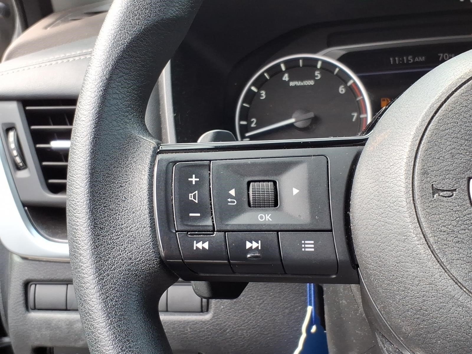 Used 2023 Nissan Rogue SV AWD/4WD image 10