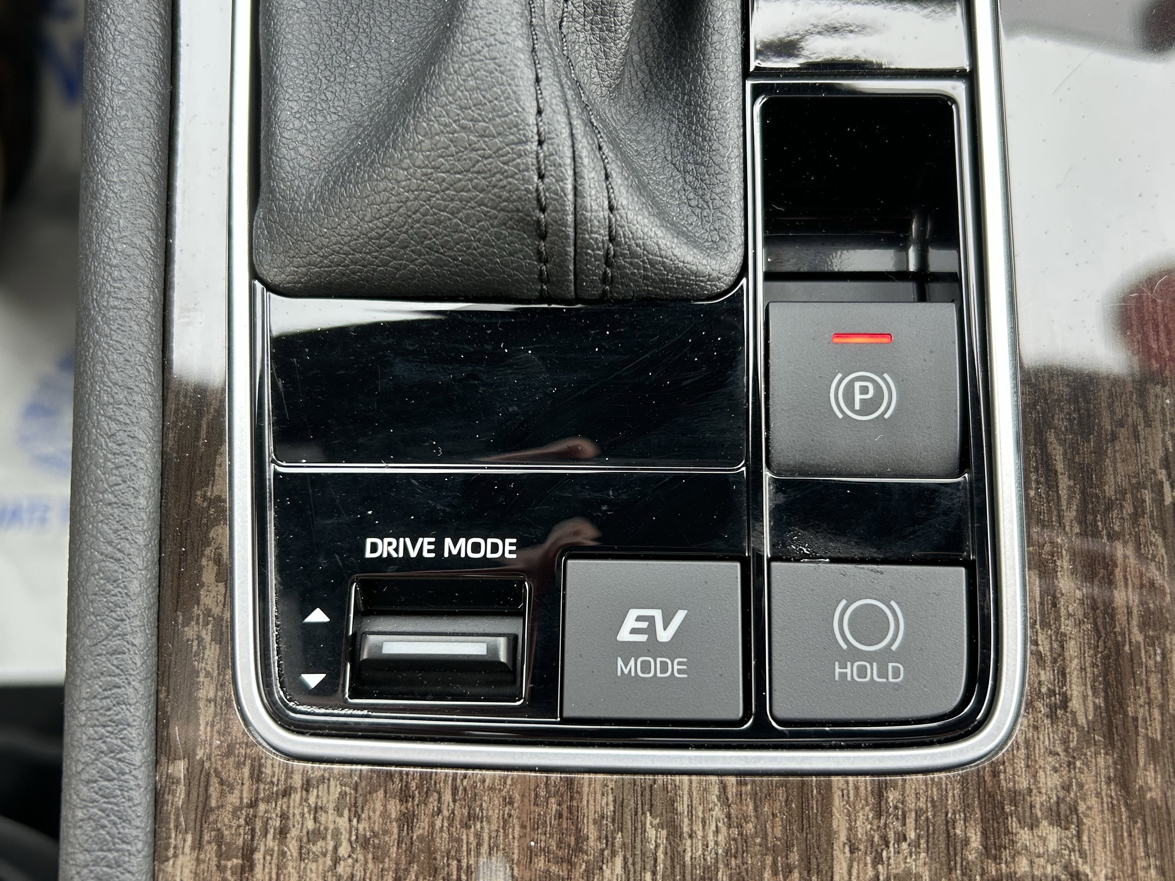 Used 2025 Toyota Sienna Limited image 34