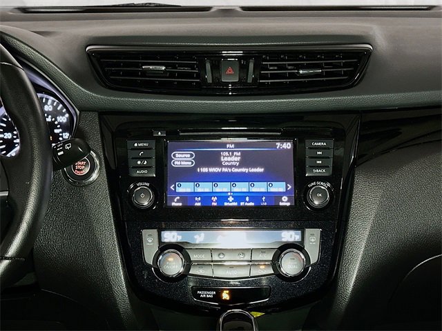 Used 2022 Nissan Rogue Sport SV w/ Technology Package image 12