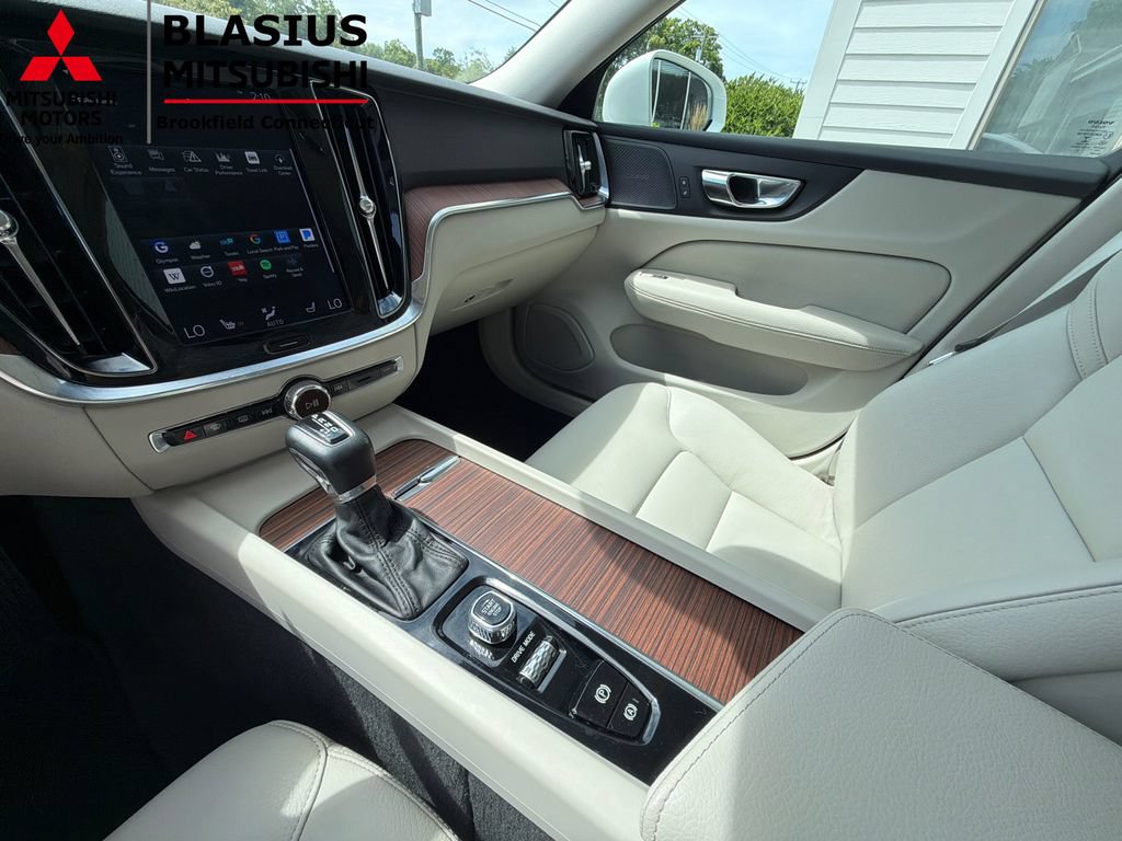 Used 2019 Volvo S60 T5 Momentum w/ Multimedia Package FWD image 32
