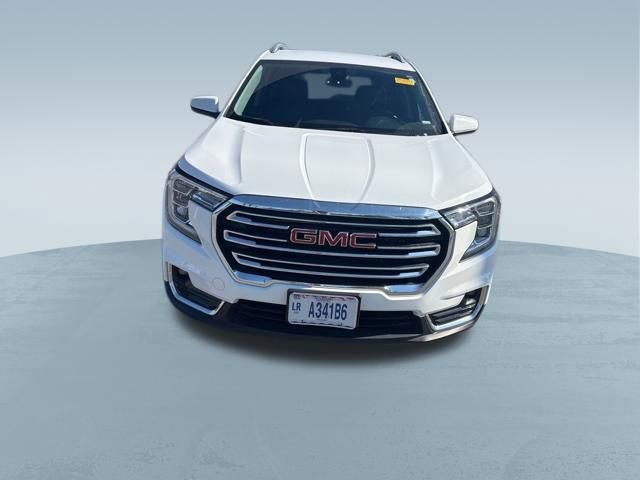Used 2024 GMC Terrain SLT AWD/4WD image 2