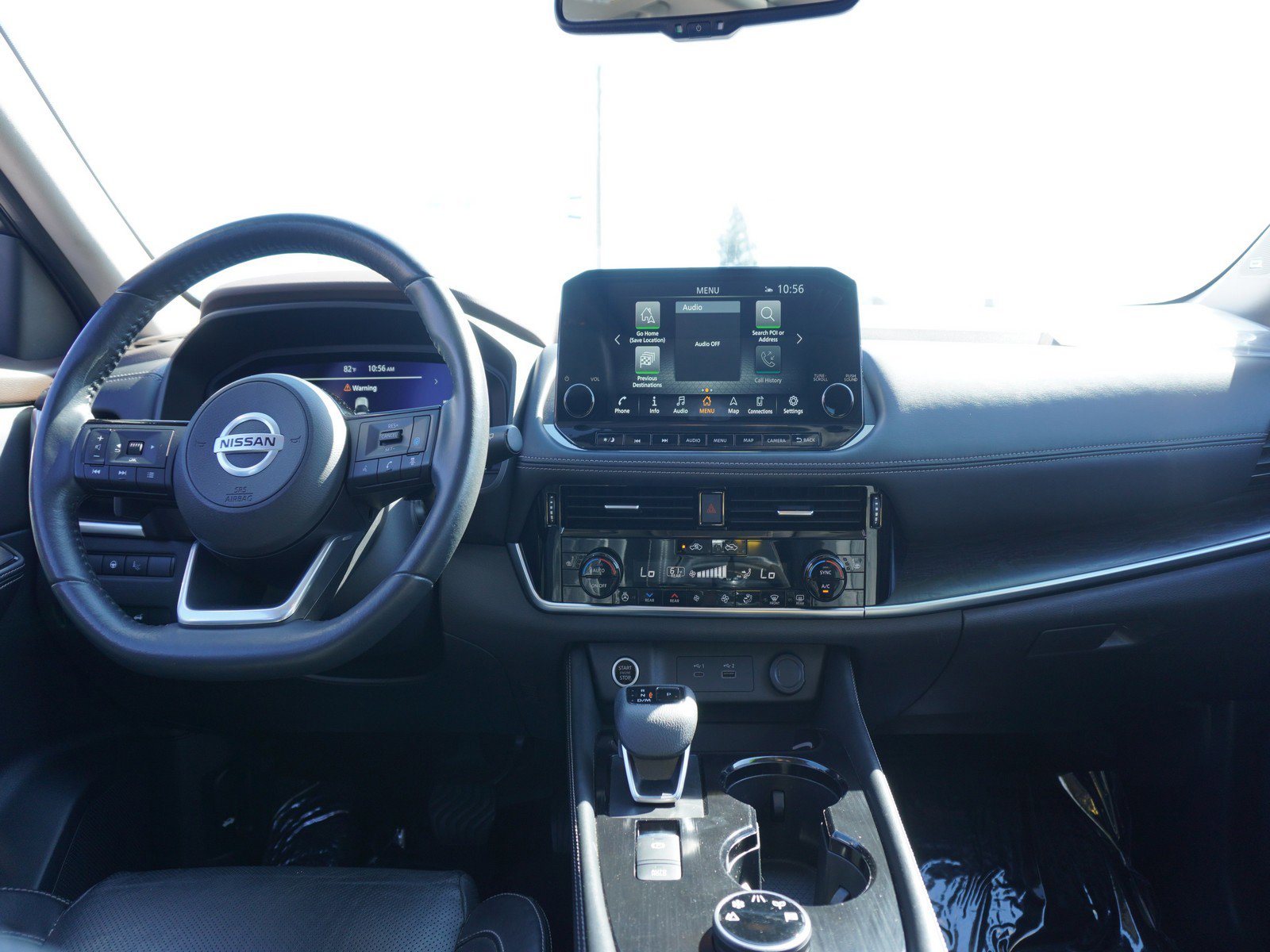 Used 2021 Nissan Rogue Platinum image 2