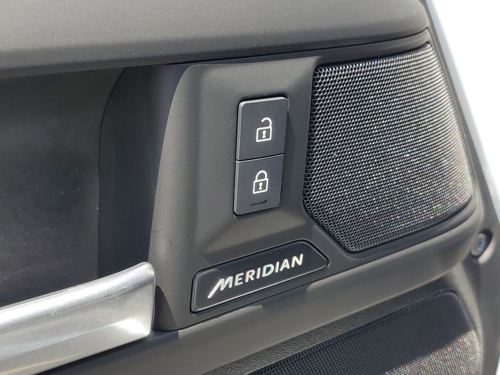 Certified 2025 Land Rover Defender 90 S image 13