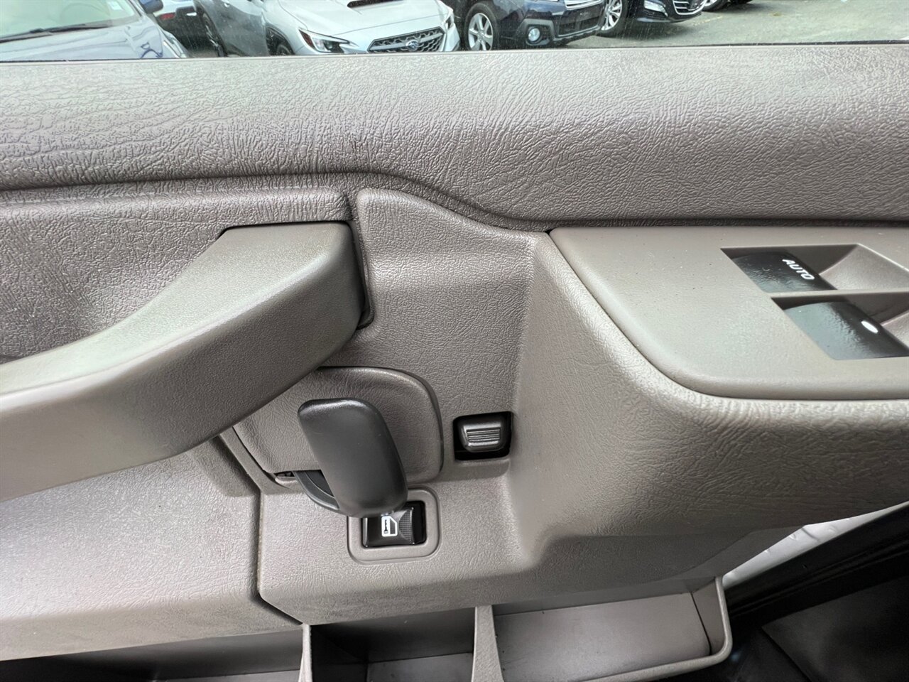 Used 2018 Chevrolet Express 2500 w/ Driver Convenience Package RWD image 21