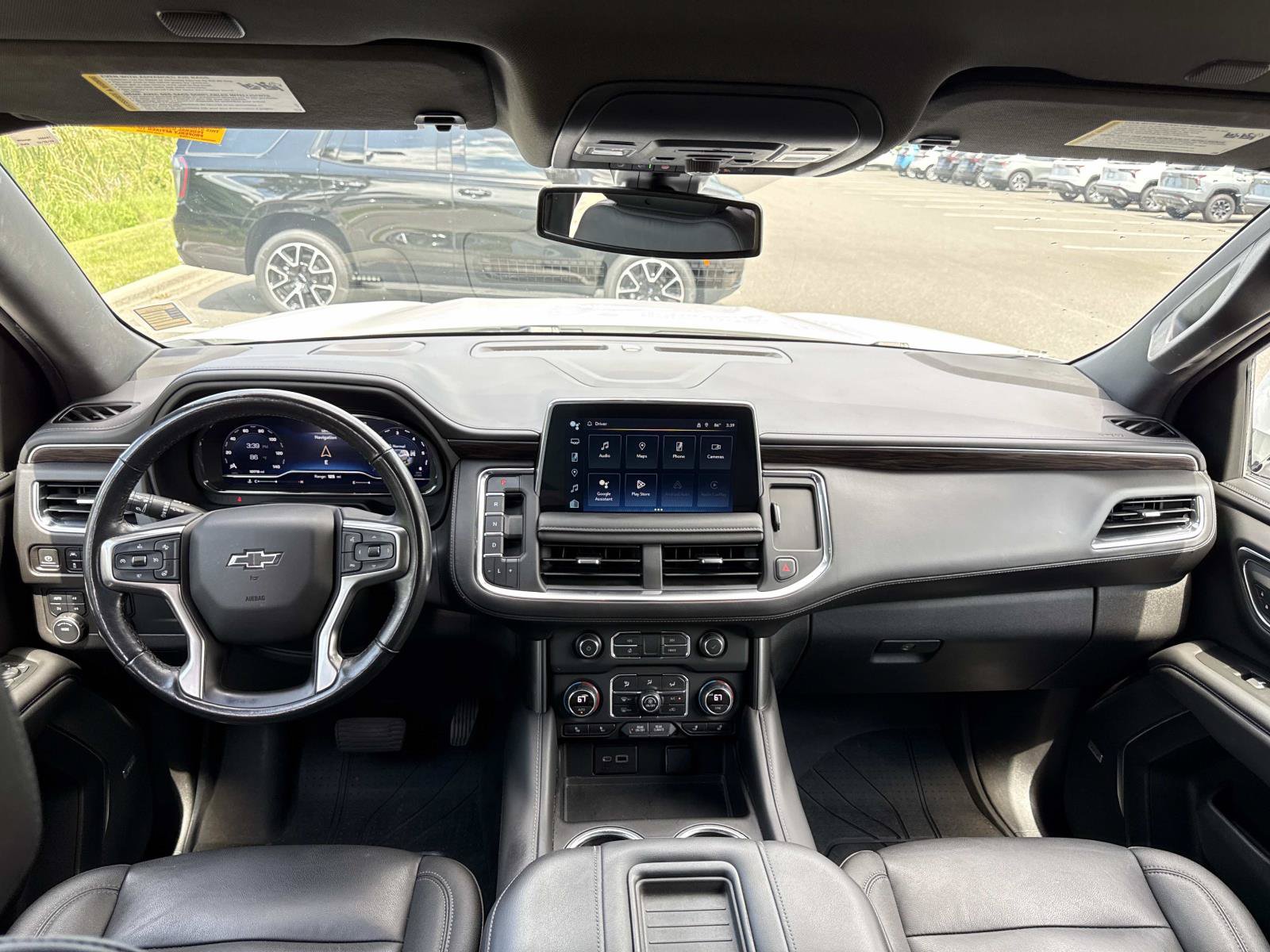 Used 2022 Chevrolet Tahoe Z71 w/ Luxury Package AWD/4WD image 13