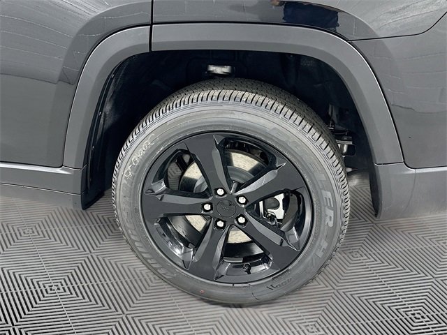 New 2025 Jeep Grand Cherokee L Altitude image 16