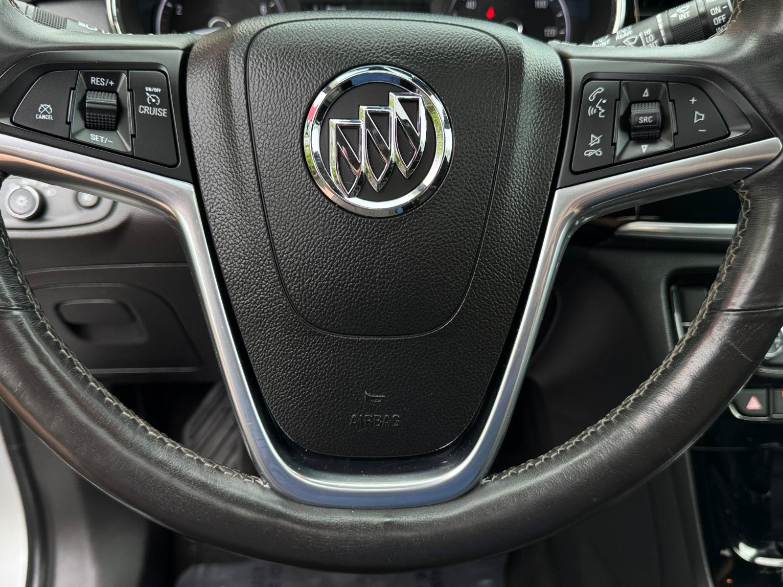 Used 2018 Buick Encore Essence FWD image 19