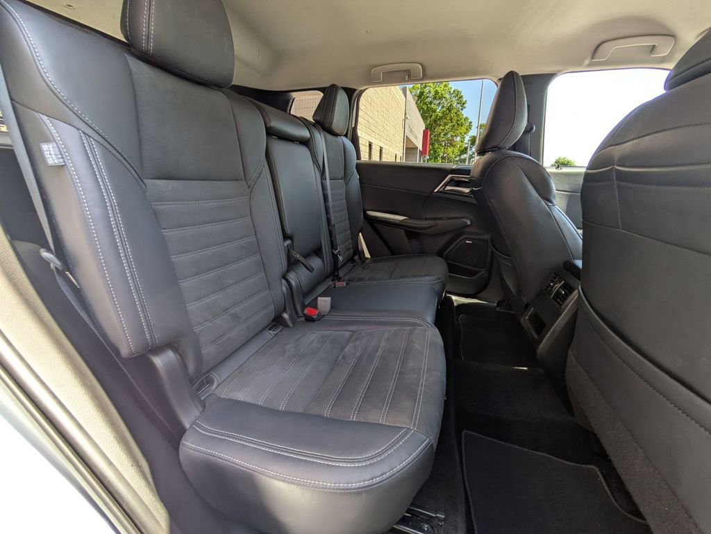 Used 2025 Mitsubishi Outlander SE AWD/4WD image 31