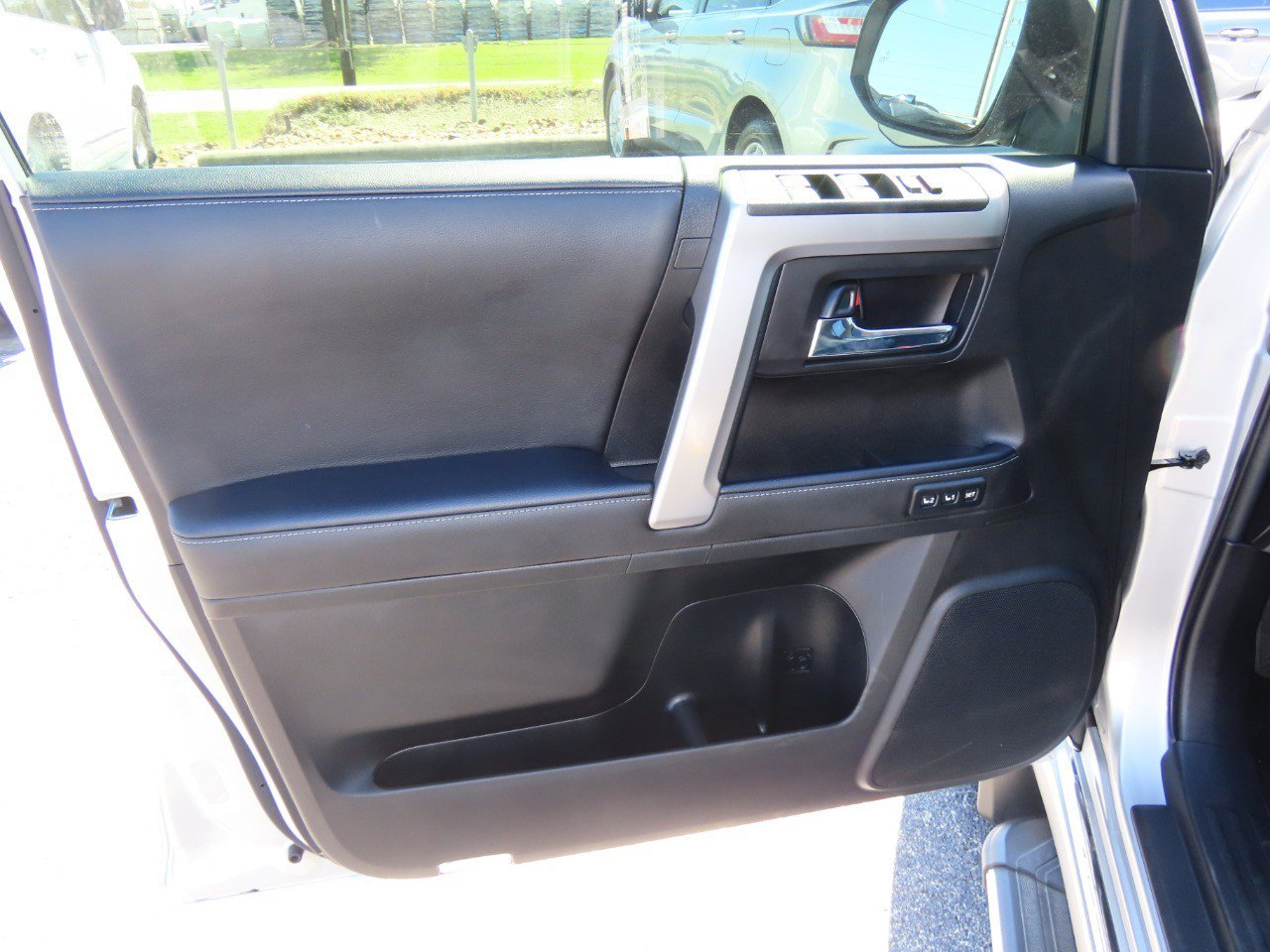 Used 2023 Toyota 4Runner Limited image 24