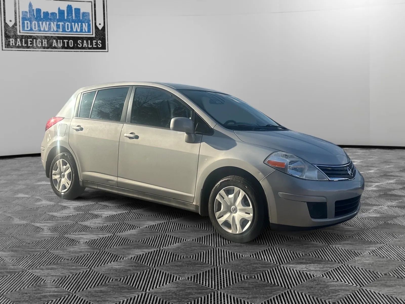 Used 2012 Nissan Versa 1.8 S w/ Plus Pkg image 4