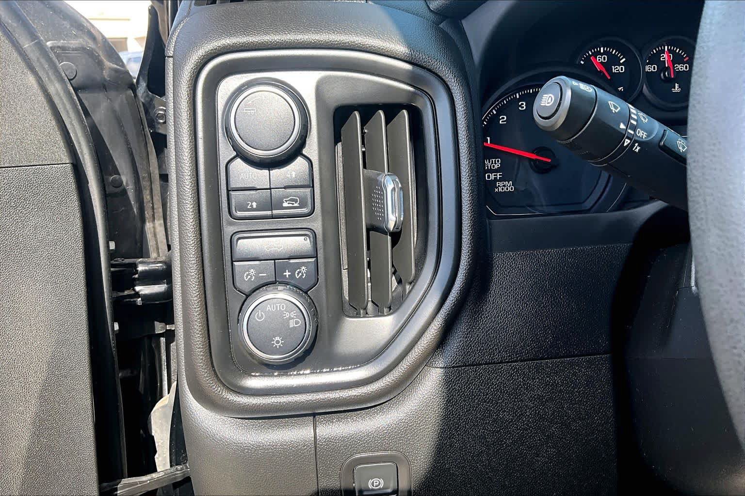 Used 2022 Chevrolet Silverado 1500 Custom AWD/4WD image 35