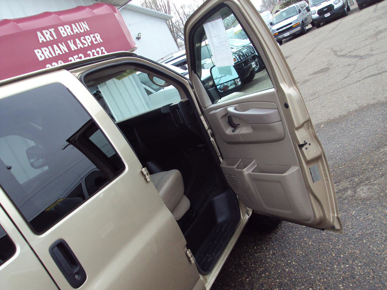 Used 2011 Chevrolet Express 1500 LT w/ LT Preferred Equipment Group image 15
