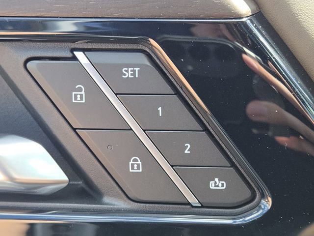 New 2026 GMC Yukon Denali Ultimate AWD/4WD image 12
