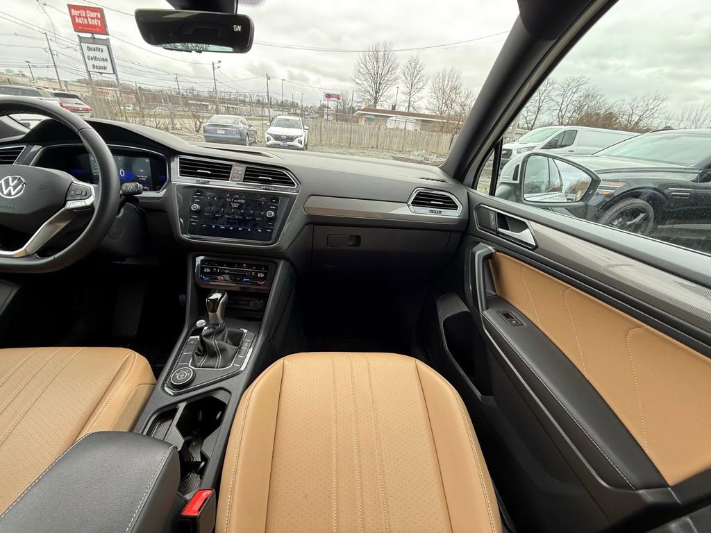 Used 2022 Volkswagen Tiguan SE image 13