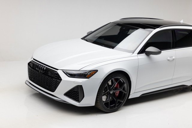 Used 2024 Audi RS 6 performance w/ Matte Carbon Package image 25