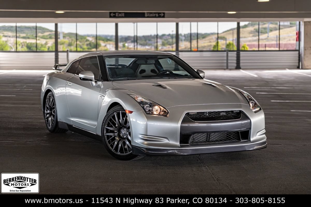 Used 2009 Nissan GT-R Premium AWD/4WD image 1