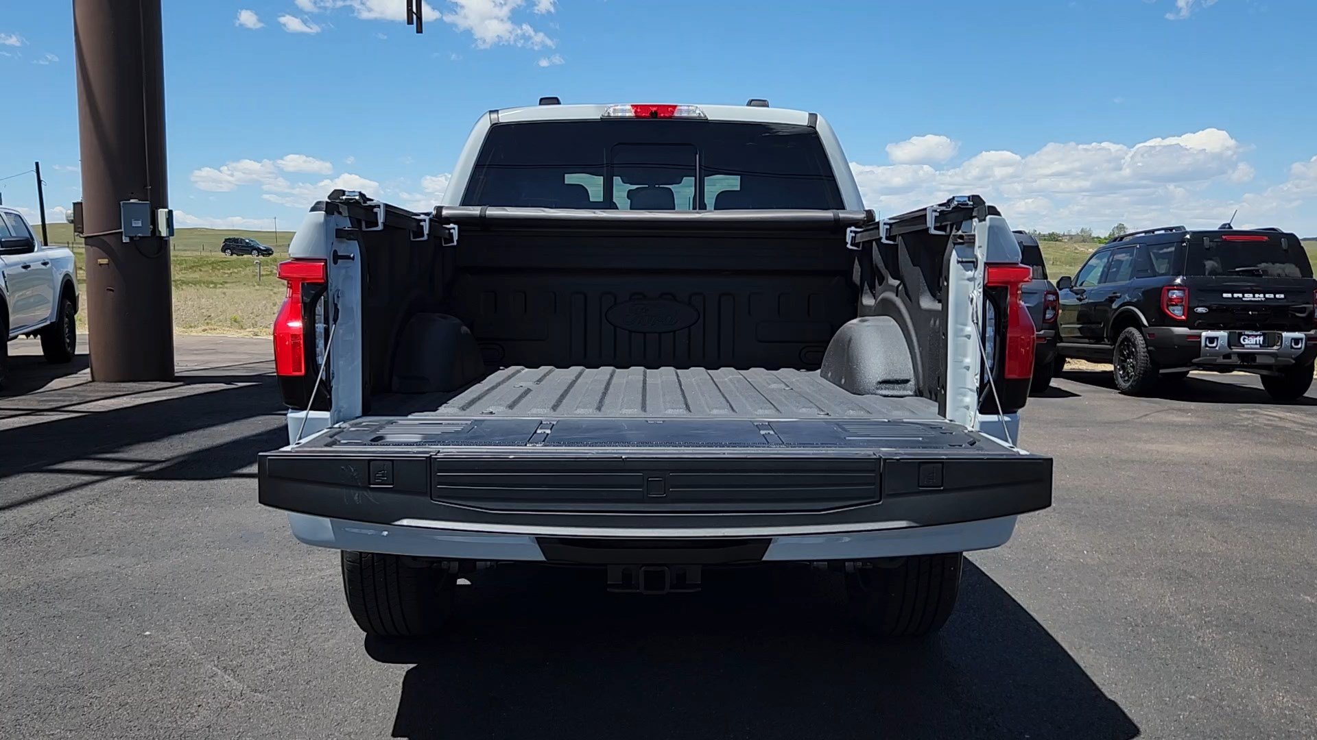 Used 2023 Ford F150 Lightning Lariat AWD/4WD image 21
