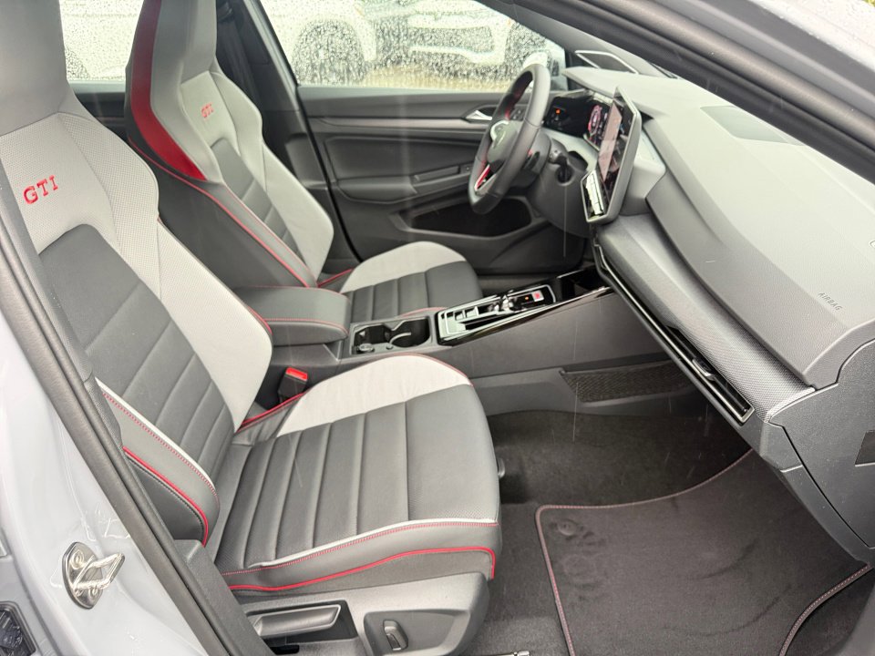 New 2026 Volkswagen GTI SE FWD image 28