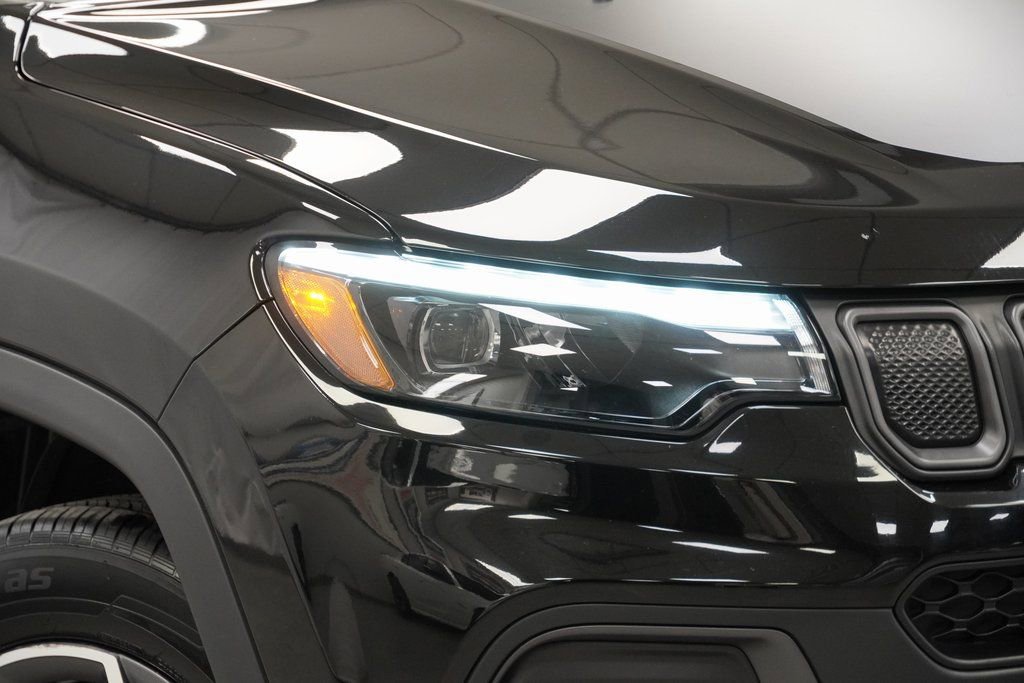 Certified 2022 Jeep Compass Trailhawk w/ Trailhawk Elite Group image 6