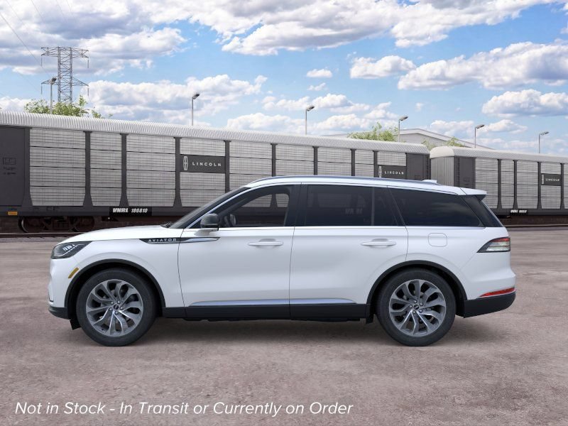 New 2026 Lincoln Aviator Reserve RWD image 3
