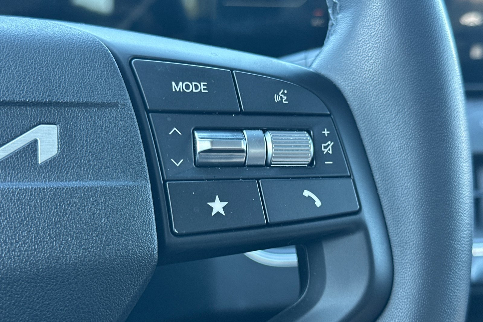 Used 2025 Kia K4 EX FWD image 35