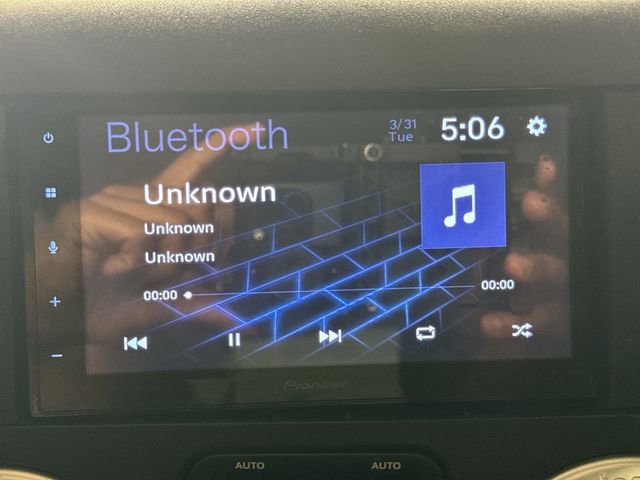 Used 2016 Jeep Wrangler Unlimited Sahara w/ Connectivity Group image 13