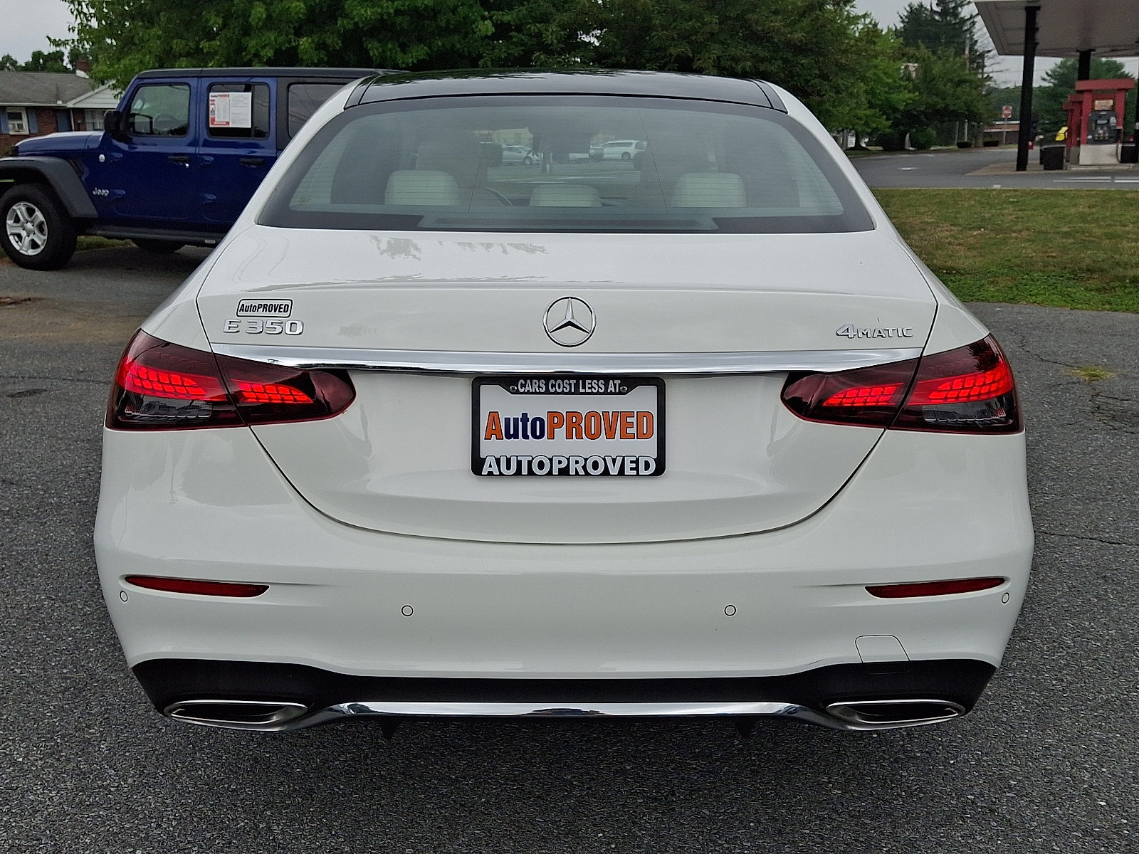 Used 2022 Mercedes-Benz E 350 4MATIC Sedan image 5