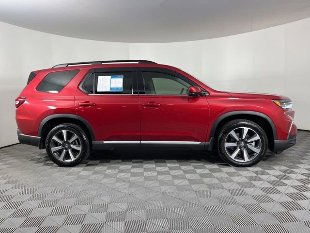 Used 2025 Honda Pilot Touring image 11