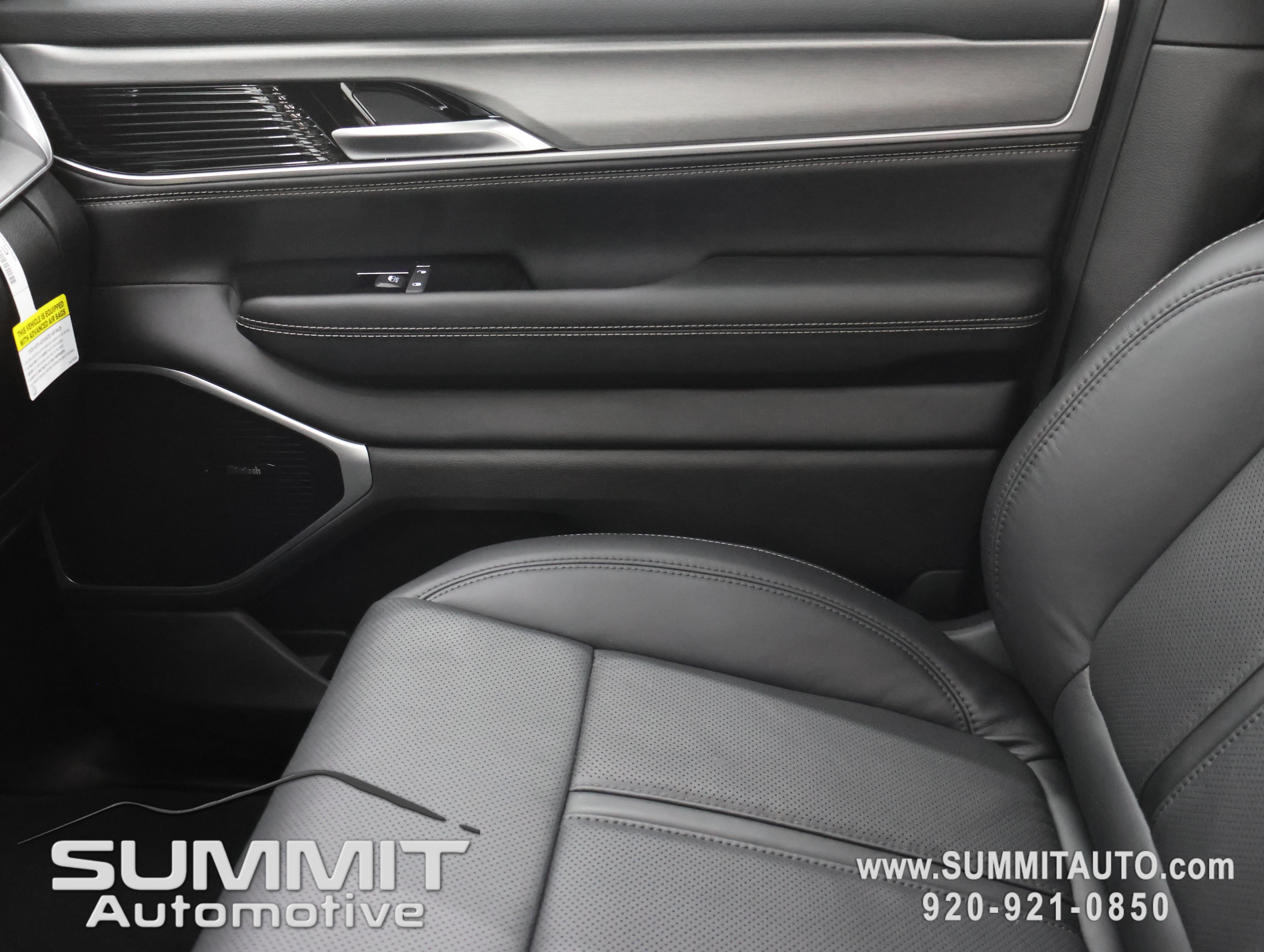 New 2026 Jeep Grand Wagoneer L Limited AWD/4WD image 14