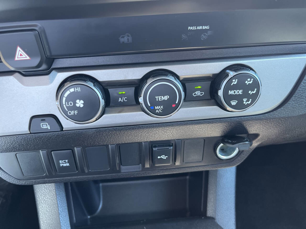 Used 2022 Toyota Tacoma SR image 22