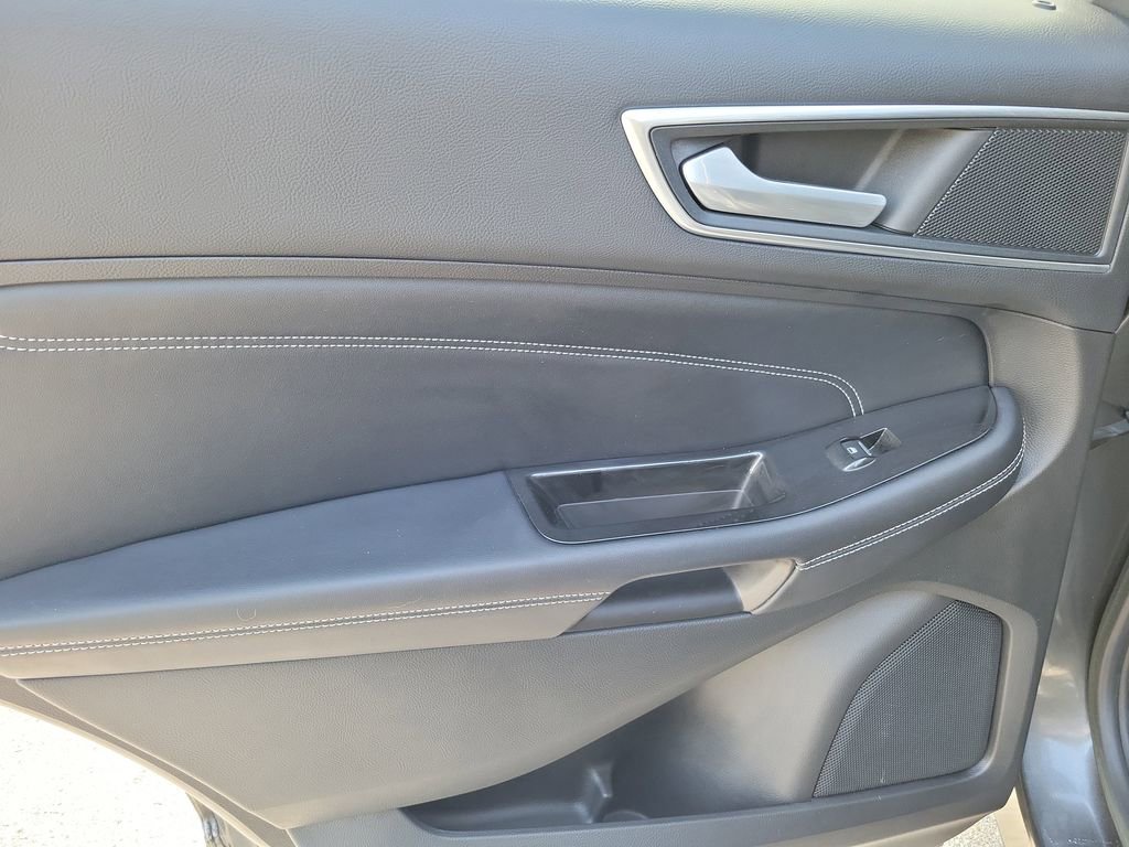 Used 2017 Ford Edge Titanium w/ Equipment Group 302A image 16