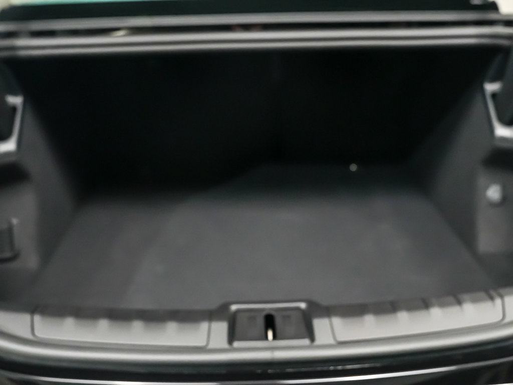 Used 2024 Porsche Taycan RWD image 13