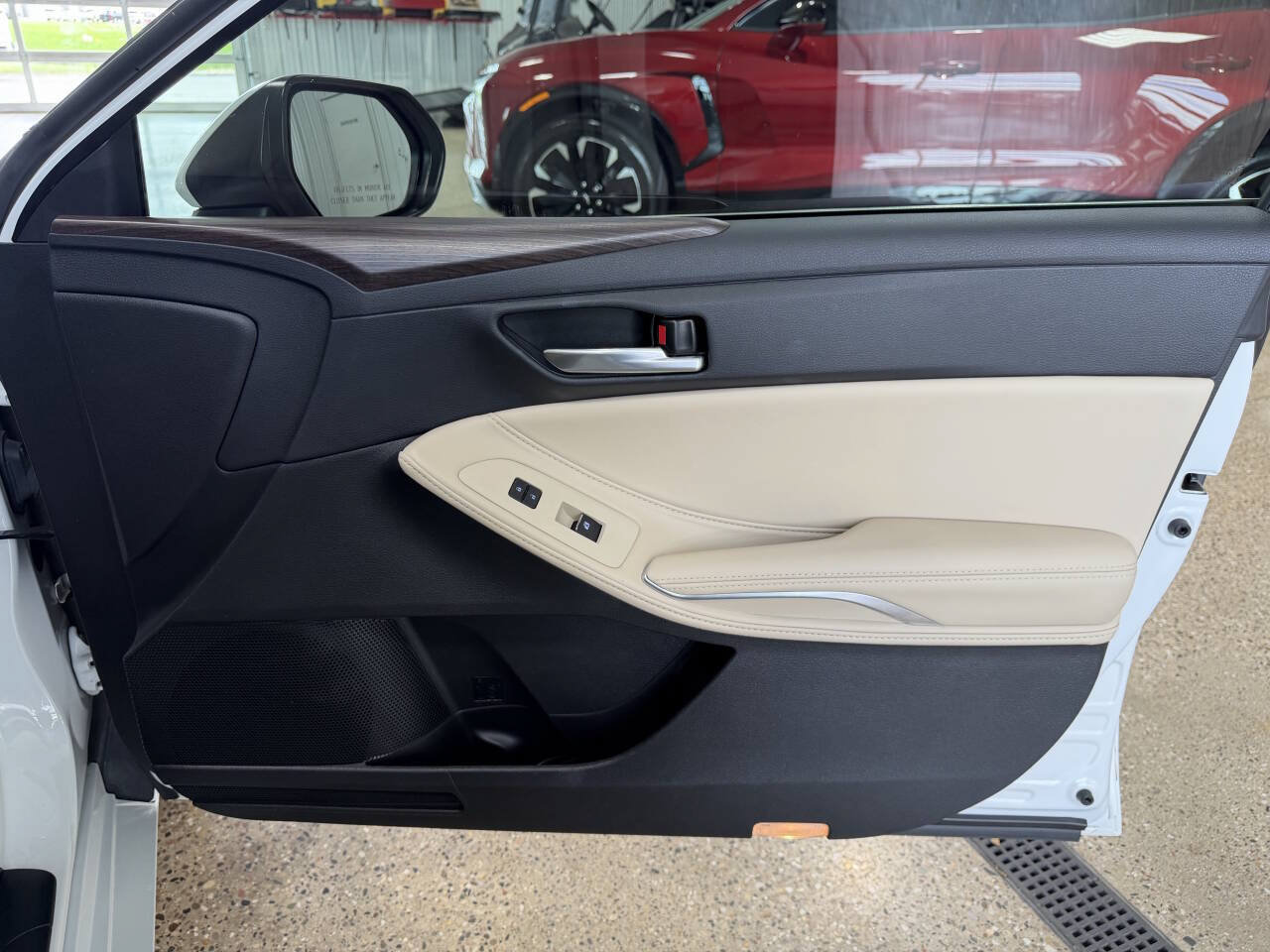 Used 2021 Toyota Avalon XLE FWD image 34