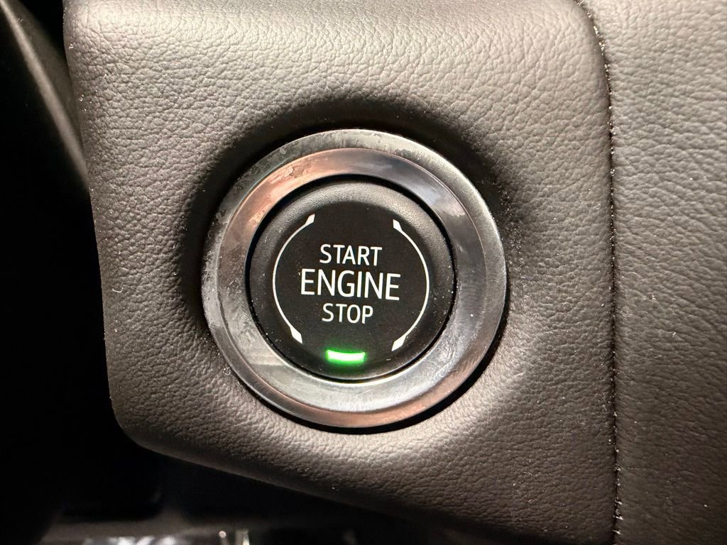 Used 2024 GMC Yukon SLT w/ SLT Premium Package AWD/4WD image 37