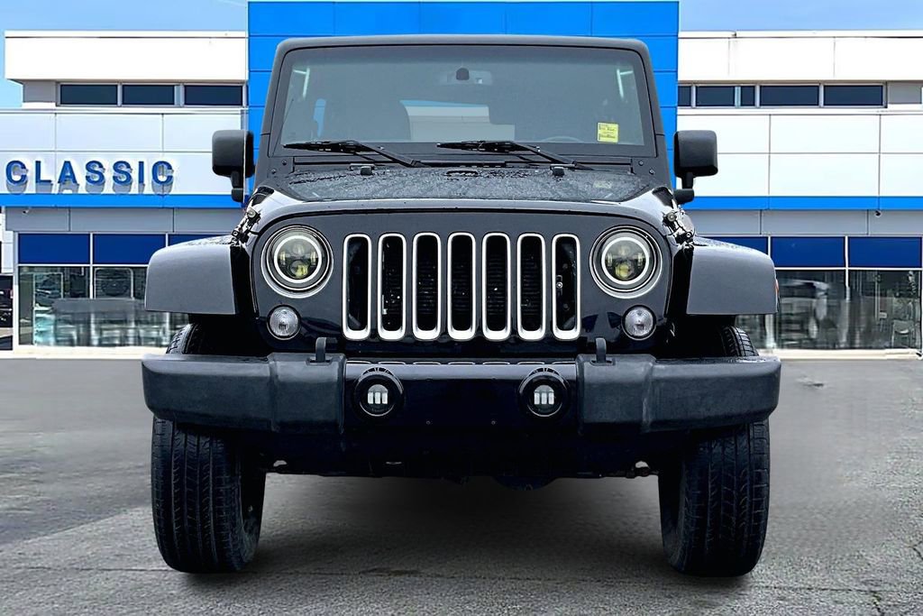 Used 2016 Jeep Wrangler Unlimited Sahara w/ Connectivity Group image 2