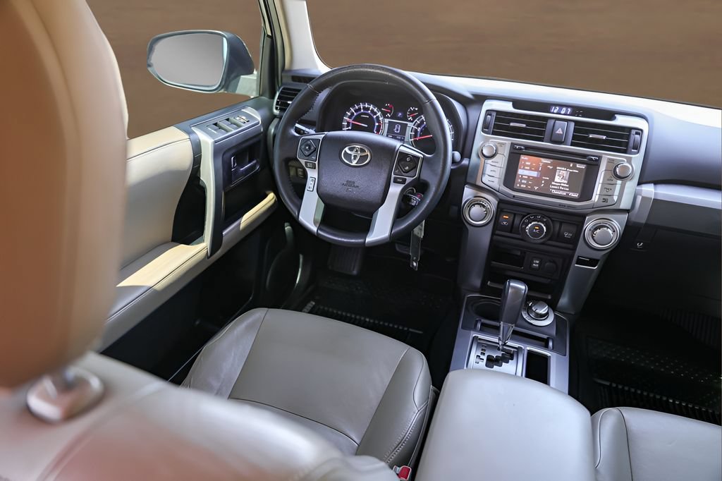Used 2016 Toyota 4Runner SR5 AWD/4WD image 25