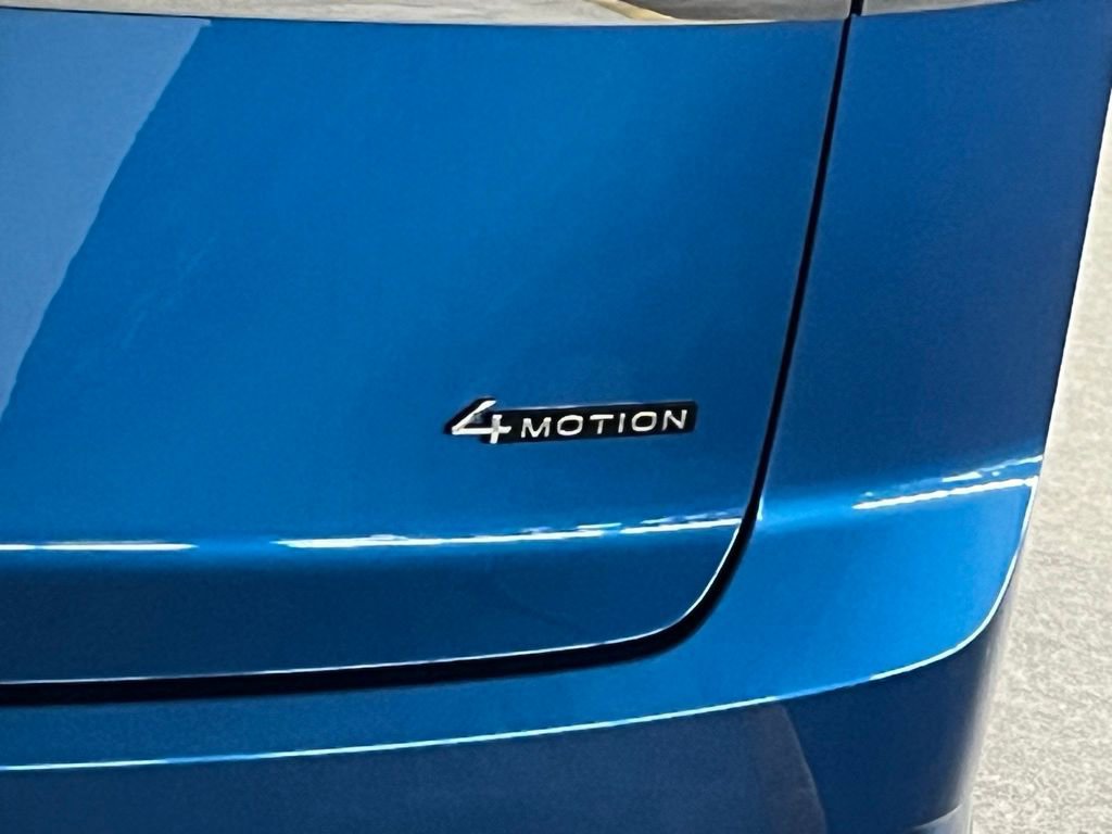 Used 2025 Volkswagen Atlas Cross Sport SEL Premium R-Line image 37