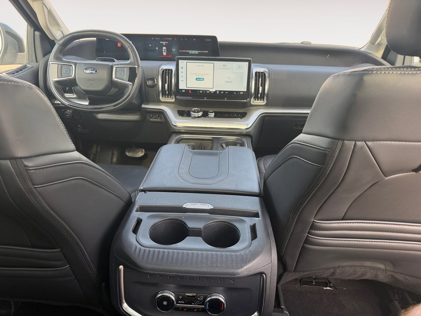 Used 2025 Ford Expedition Platinum image 10
