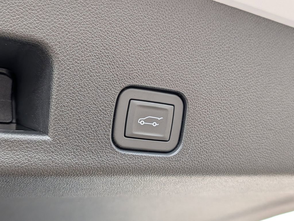 New 2026 GMC Acadia Denali Ultimate w/ LPO, Floor Liner Package AWD/4WD image 31