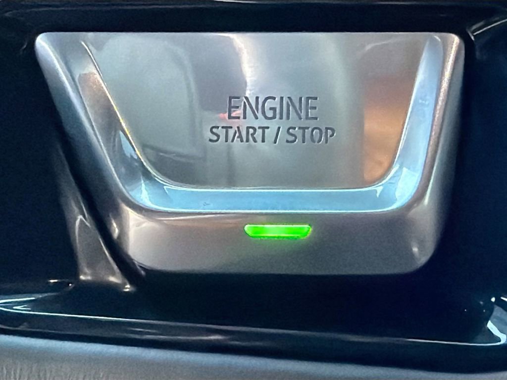 Used 2025 GMC Yukon AT4 Ultimate image 36