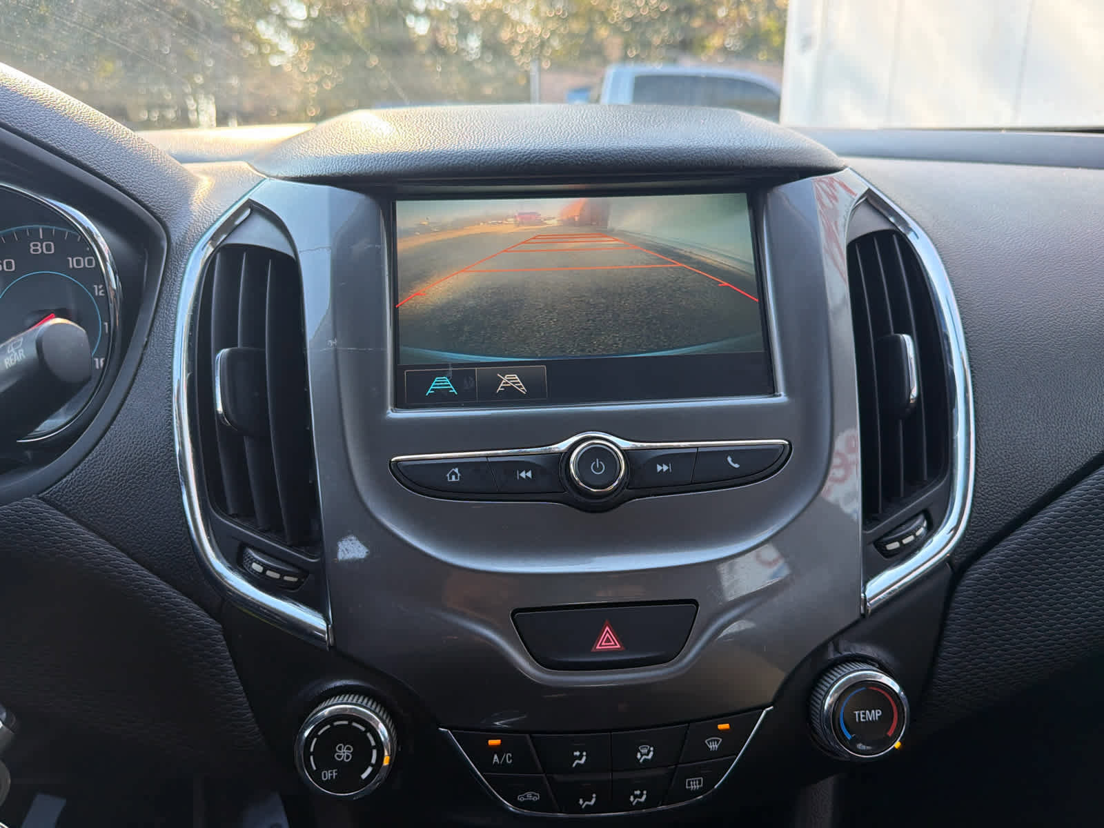 Used 2017 Chevrolet Cruze LT image 27