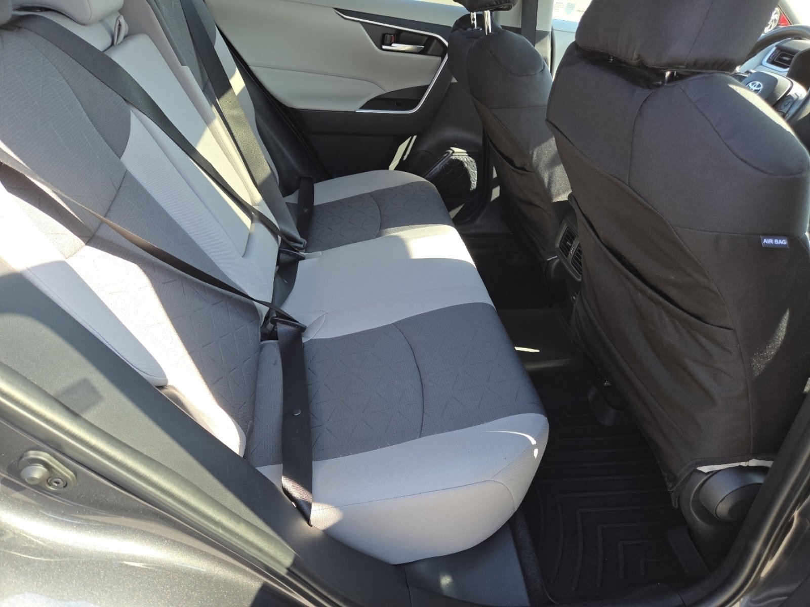 Used 2023 Toyota RAV4 XLE w/ Convenience Package image 23