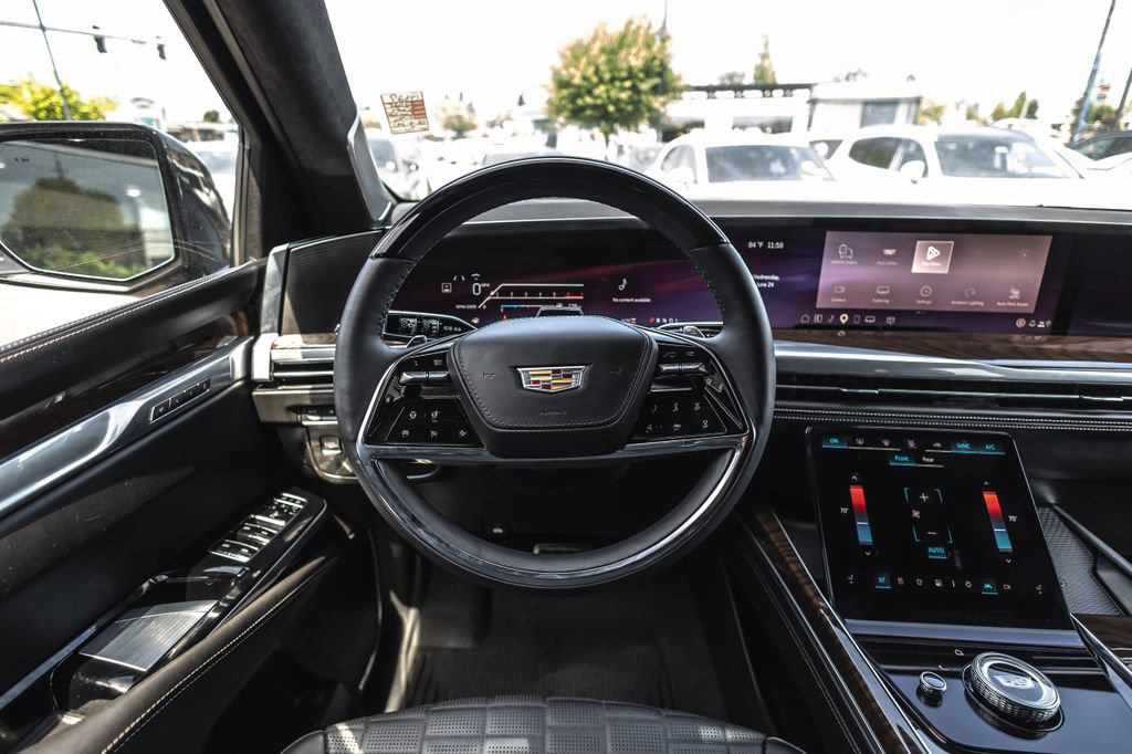 Used 2025 Cadillac Escalade Sport Platinum w/ LPO, Floor Liner Package AWD/4WD image 23