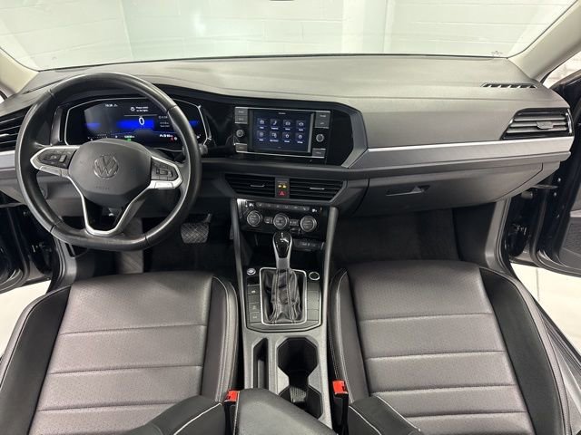 Used 2024 Volkswagen Jetta SE FWD image 14