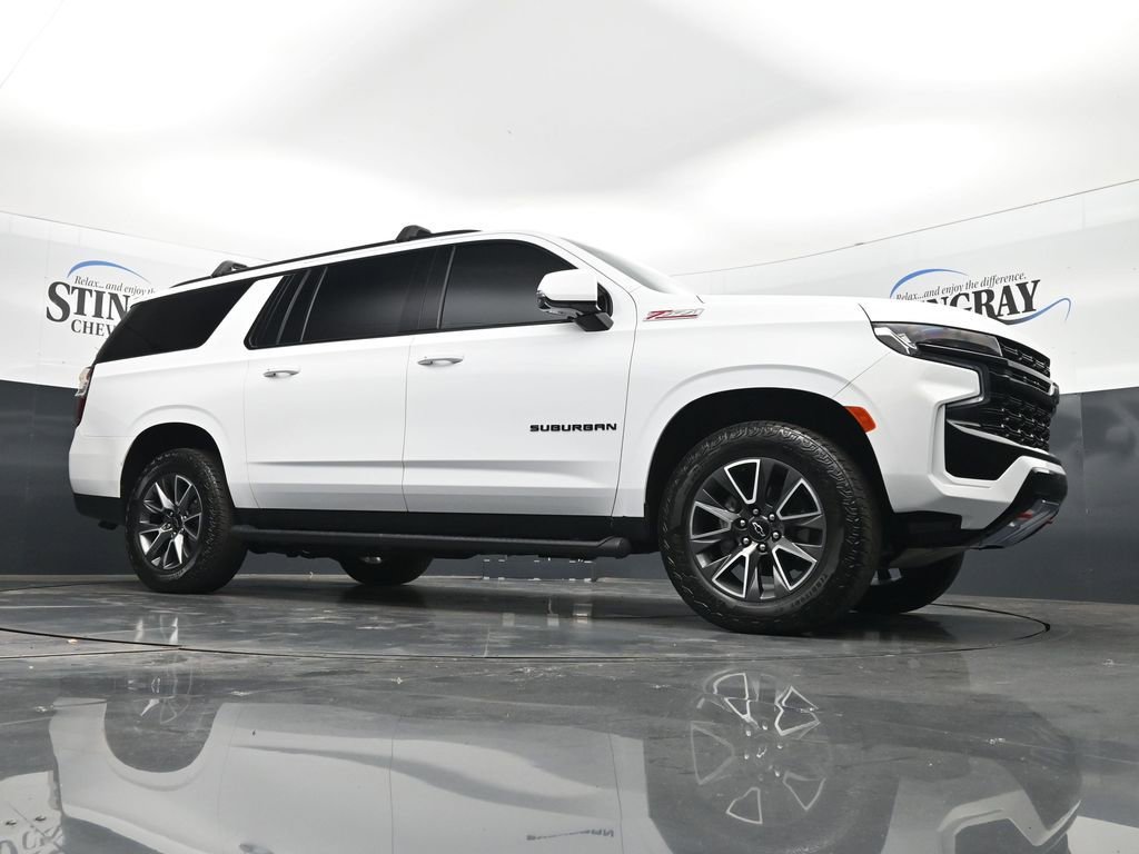 Used 2024 Chevrolet Suburban Z71 w/ Luxury Package AWD/4WD image 17