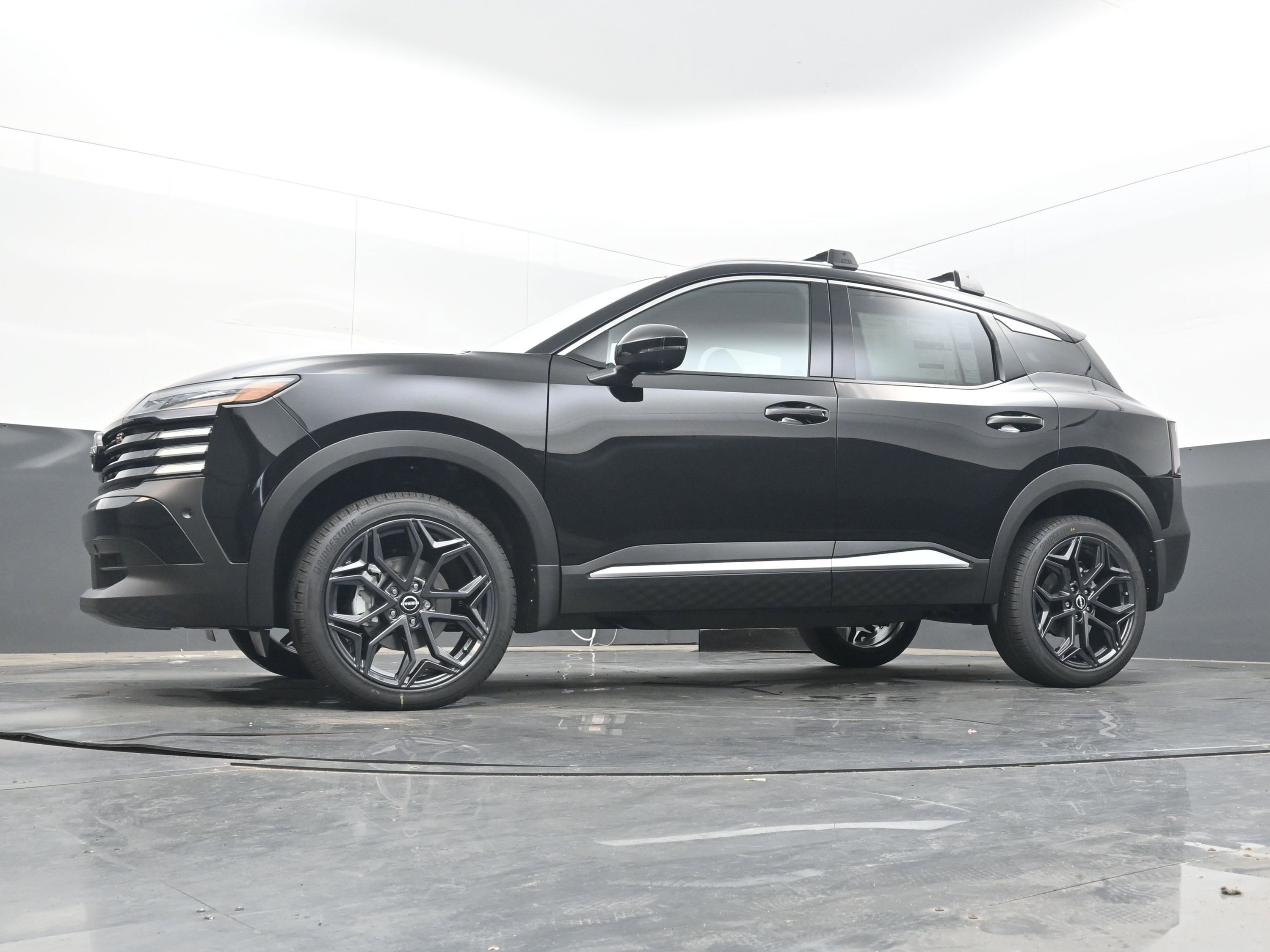 New 2026 Nissan Kicks SR image 23