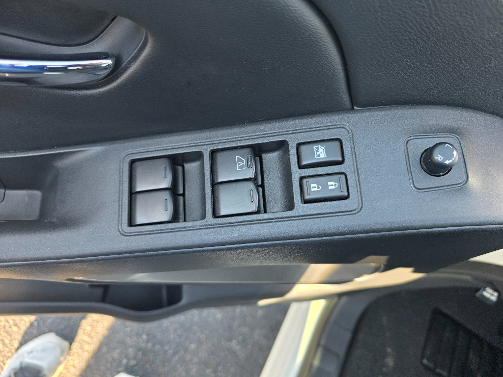 Used 2025 Nissan Frontier SV w/ SV Convenience Package AWD/4WD image 13