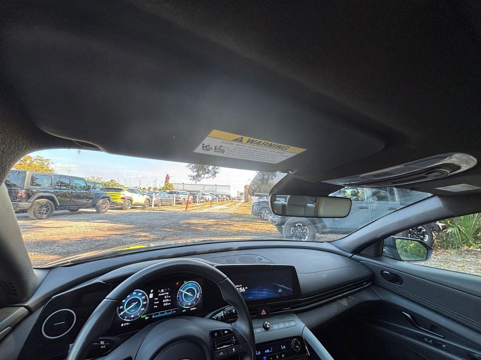 Used 2025 Hyundai Elantra Limited image 34