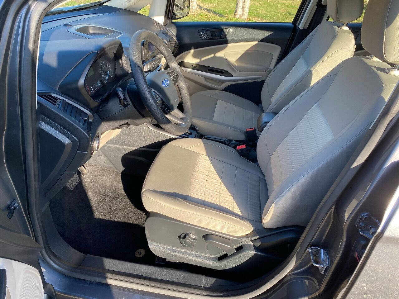 Used 2020 Ford EcoSport S image 7