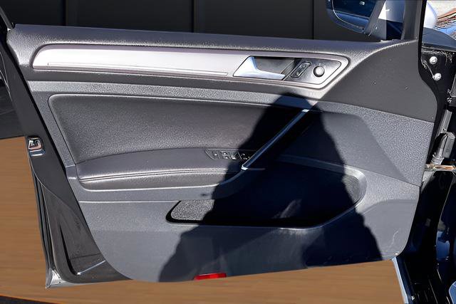 Used 2018 Volkswagen Golf Alltrack SEL image 10